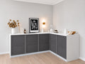 Cucina in cartone a L 240 × 180 cm con frontali antracite e zoccoli azzurro ghiaccio