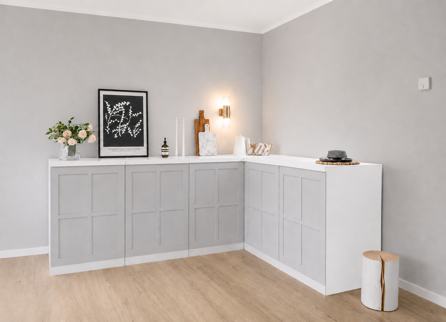Cucina in cartone 240 × 180 cm a L in grigio chiaro per Home Staging